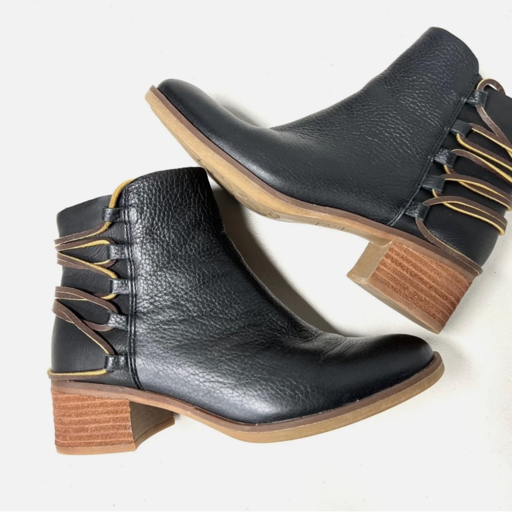 Korks sz 8 leather boot black